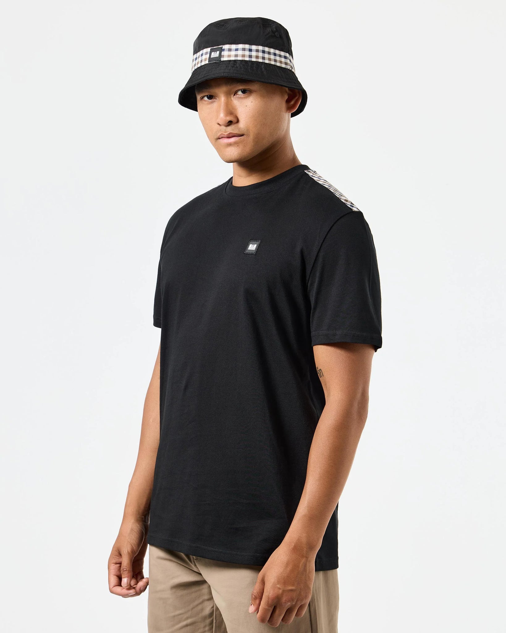 Weekend Offender Diaz T-Shirt Black